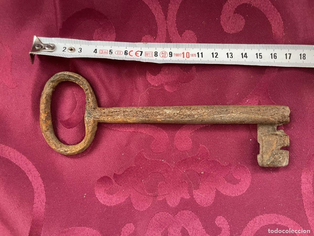 Antig&uuml;edades: LLave antigua - Foto 2