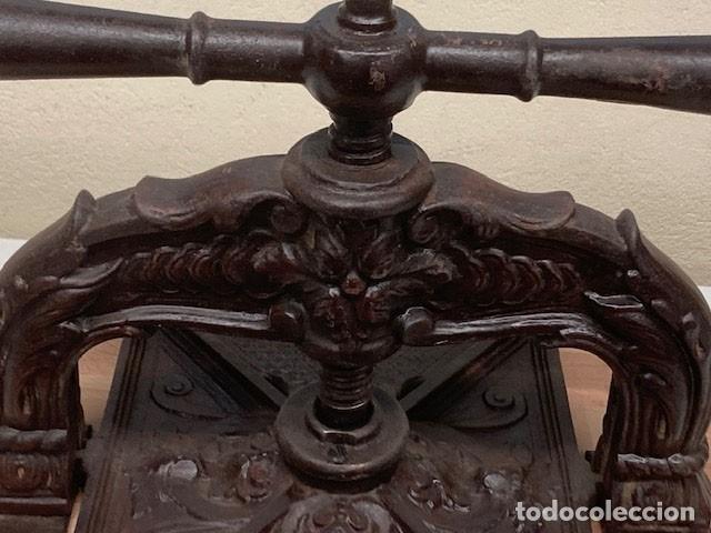 Antig&uuml;edades: Prensa con peana de roble - Foto 2