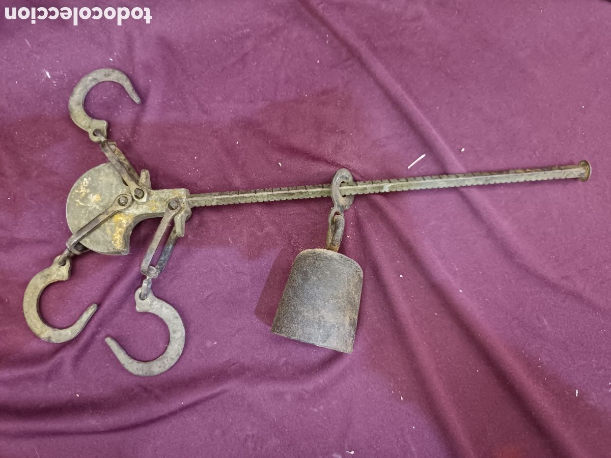 Antig&uuml;edades: Balanza romana 37cm largo - Foto 1
