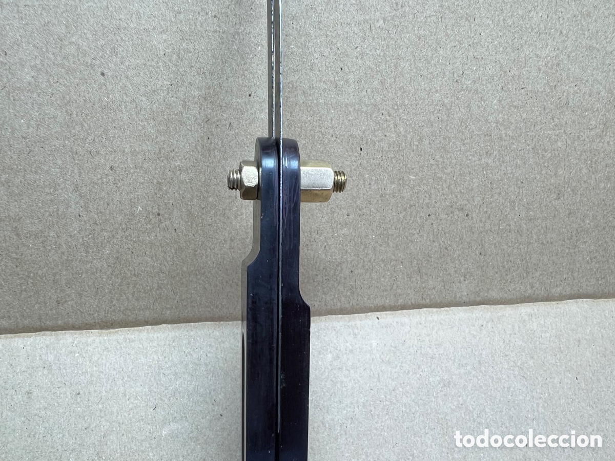Antig&uuml;edades: Falsa escuadra de BAQUELITA de 35 cm de largo - Foto 5