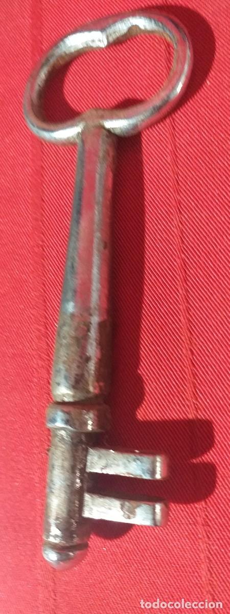 Antig&uuml;edades: Antigua llave de hierro, 10 cent&iacute;metros de largo. - Foto 3