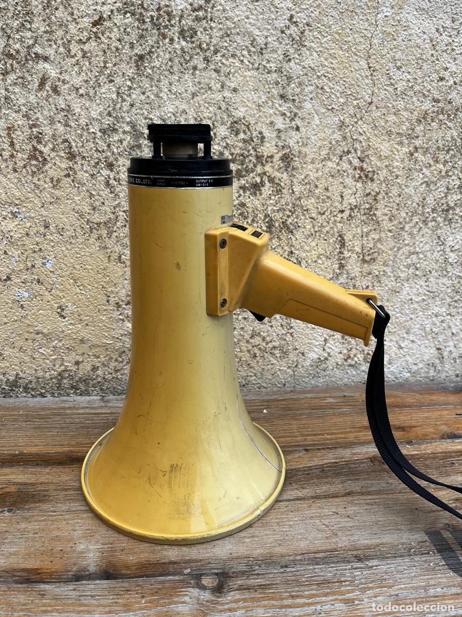 Antig&uuml;edades: G Megafono TOA modelo ER-332 amarillo. - Foto 1