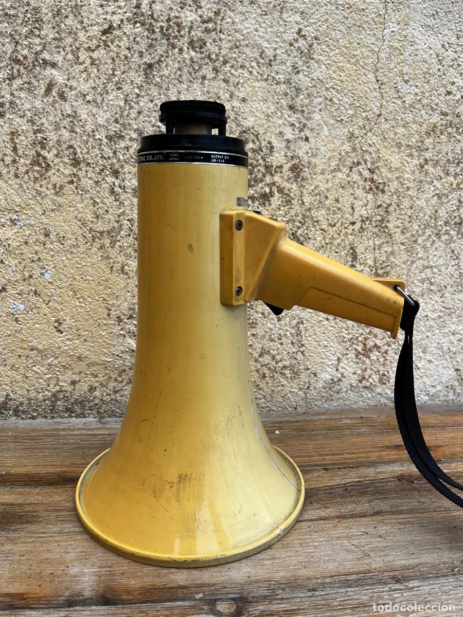 Antig&uuml;edades: G Megafono TOA modelo ER-332 amarillo. - Foto 2