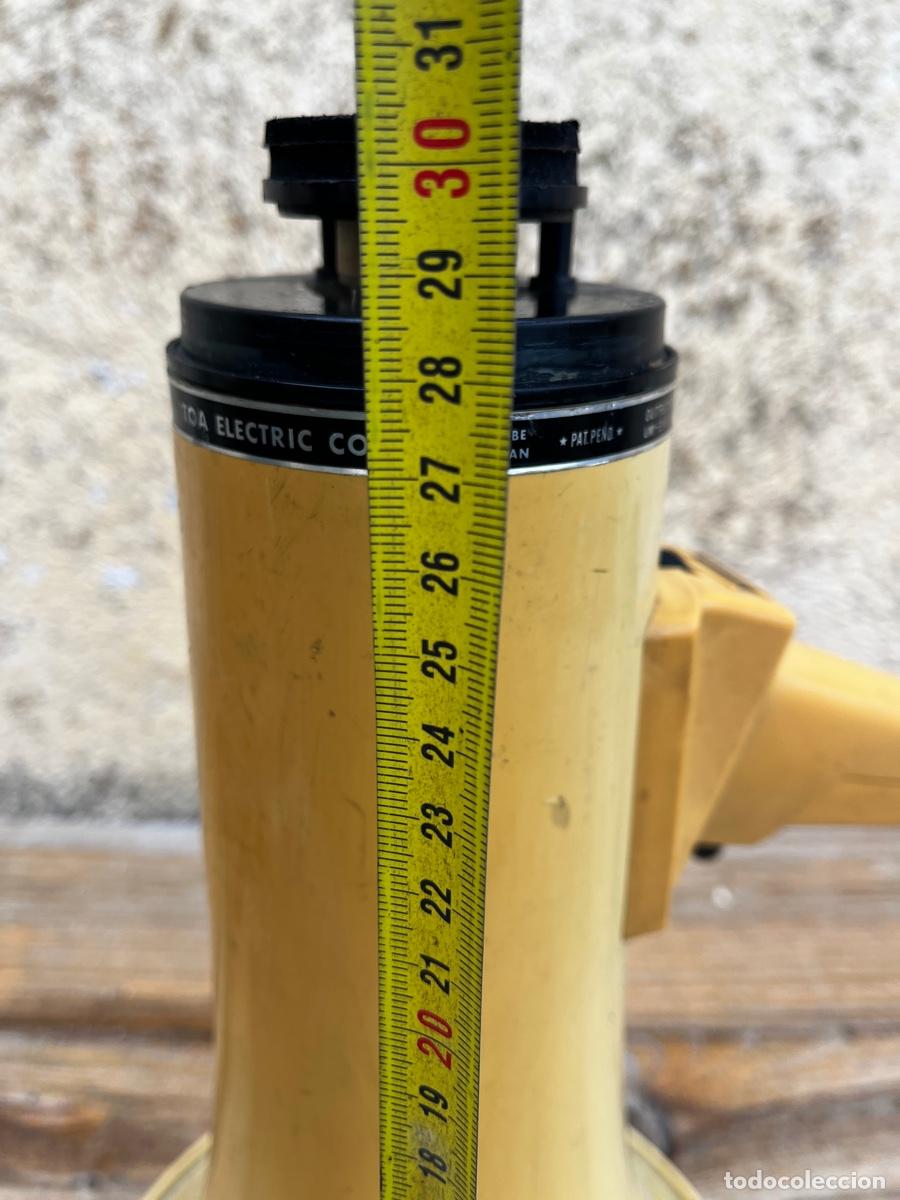 Antig&uuml;edades: G Megafono TOA modelo ER-332 amarillo. - Foto 9