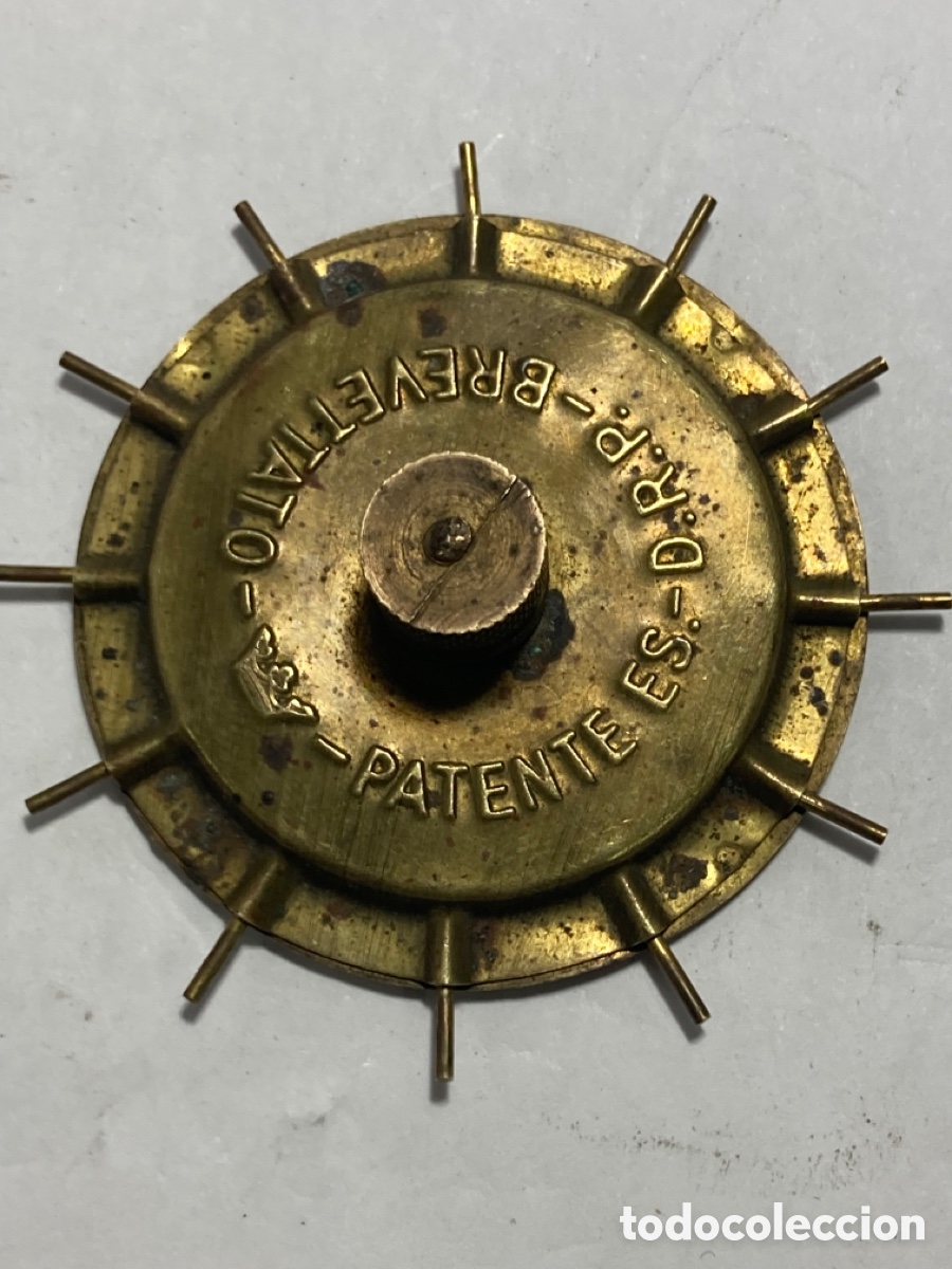 Antiquit&eacute;s: Instrum&eacute;nto de costura antiguo