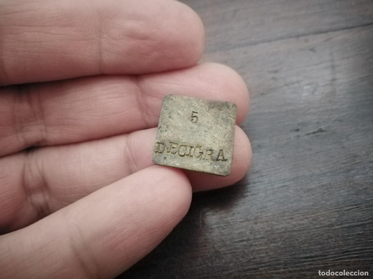 Antig&uuml;edades: Antiguo ponderal de 5 decigramos. - Foto 2