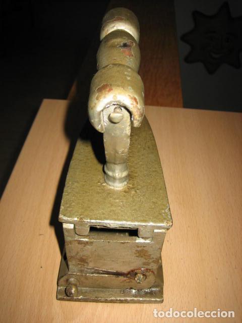 Antig&uuml;edades: Plancha antiguacolor dorado - Foto 2