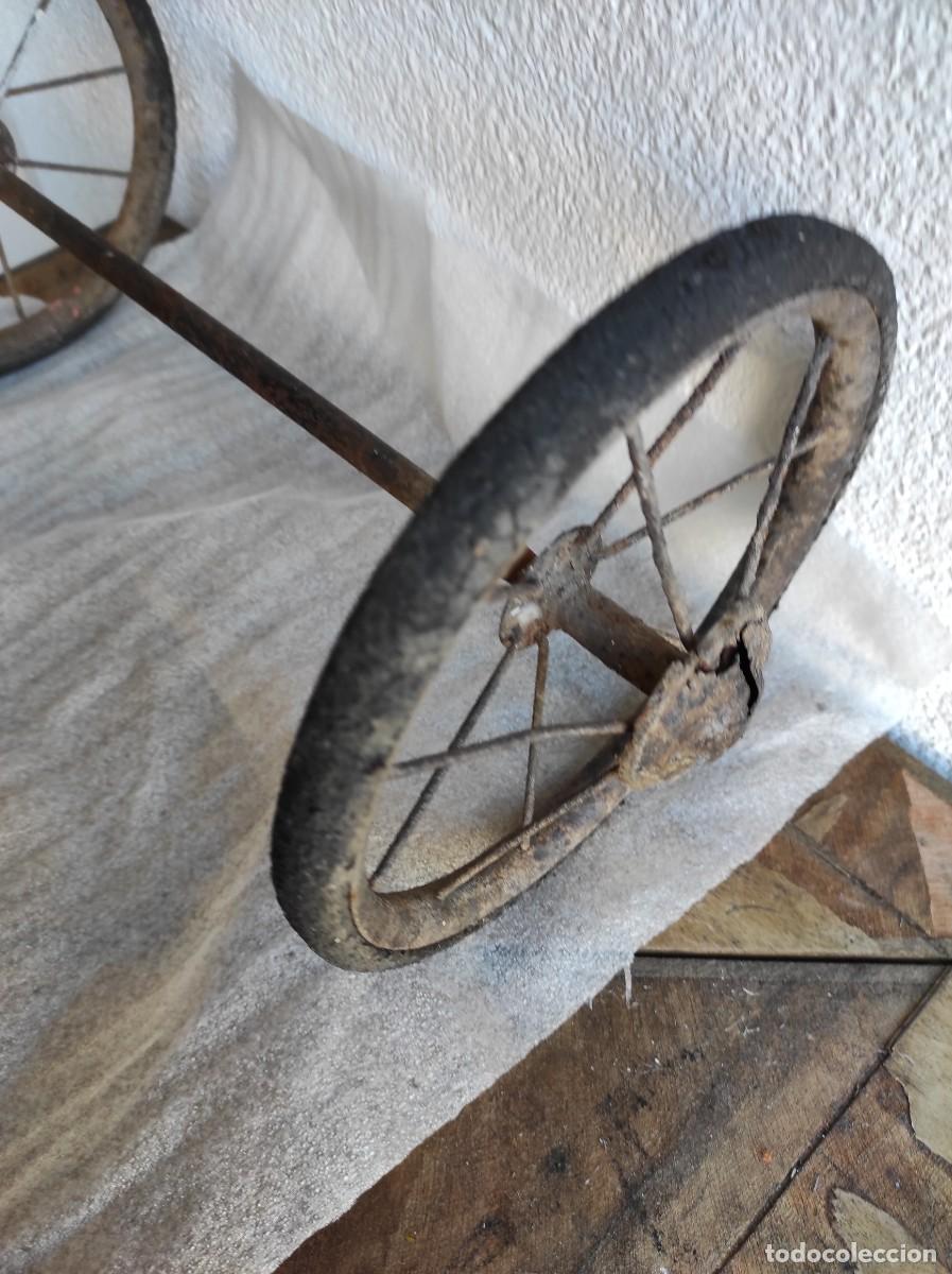 Antig&uuml;edades: Ruedas con eje - Foto 3