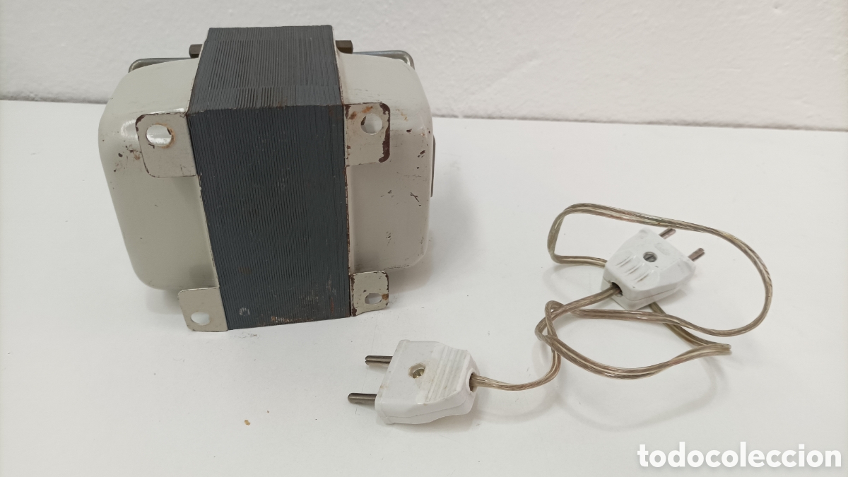 Antig&uuml;edades: Transformador antiguo TRQ 125 y 220 v - Foto 4