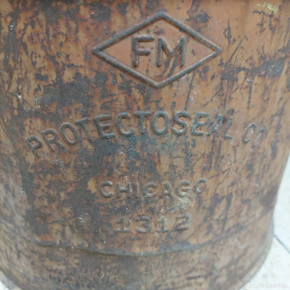 Antig&uuml;edades: Antiguo extintor fabricado en Chicago USA - Foto 1