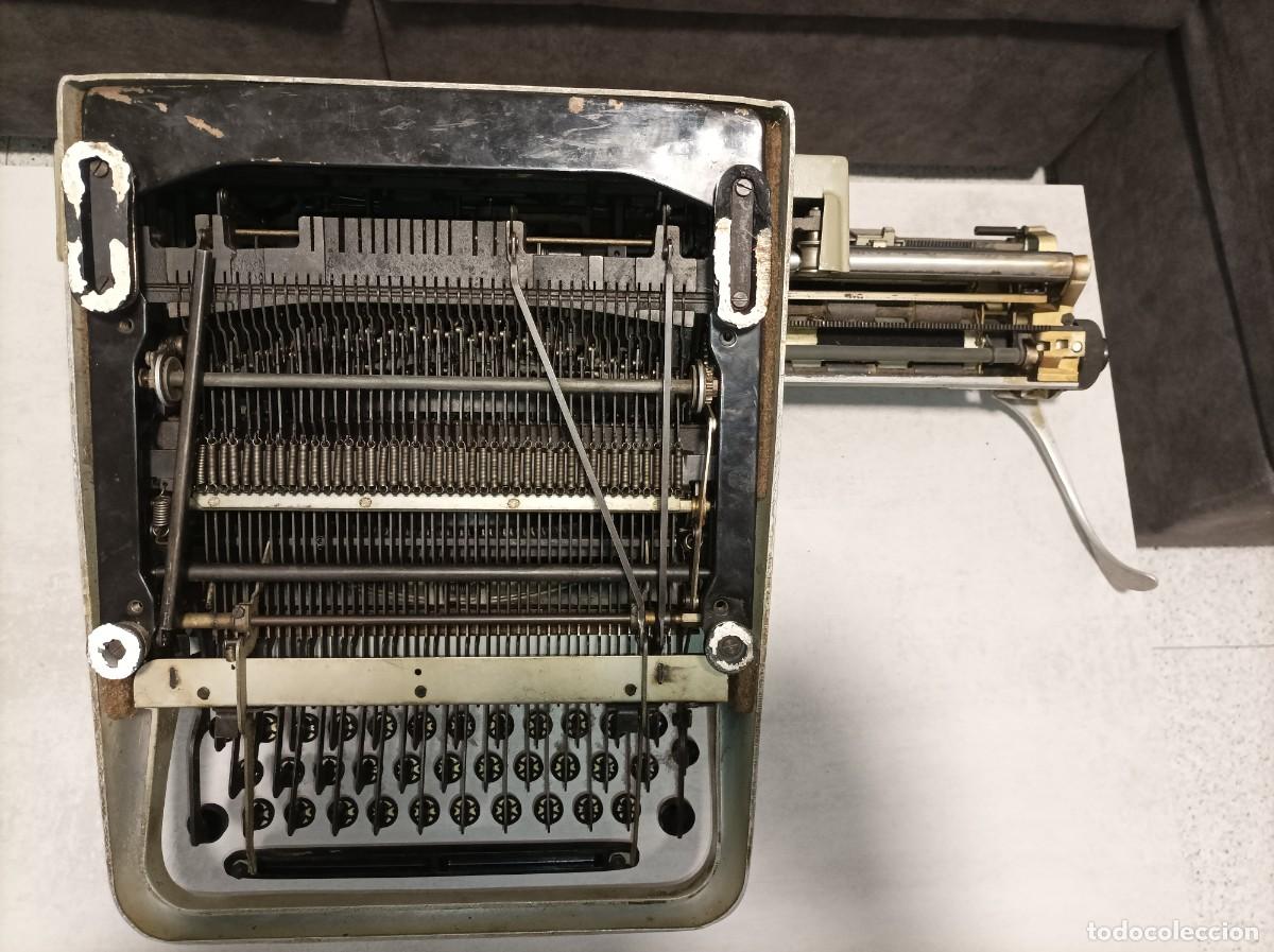 Antig&uuml;edades: M&aacute;quina de escribir HISPANO OLIVETTI LEXICON 80 - Foto 10