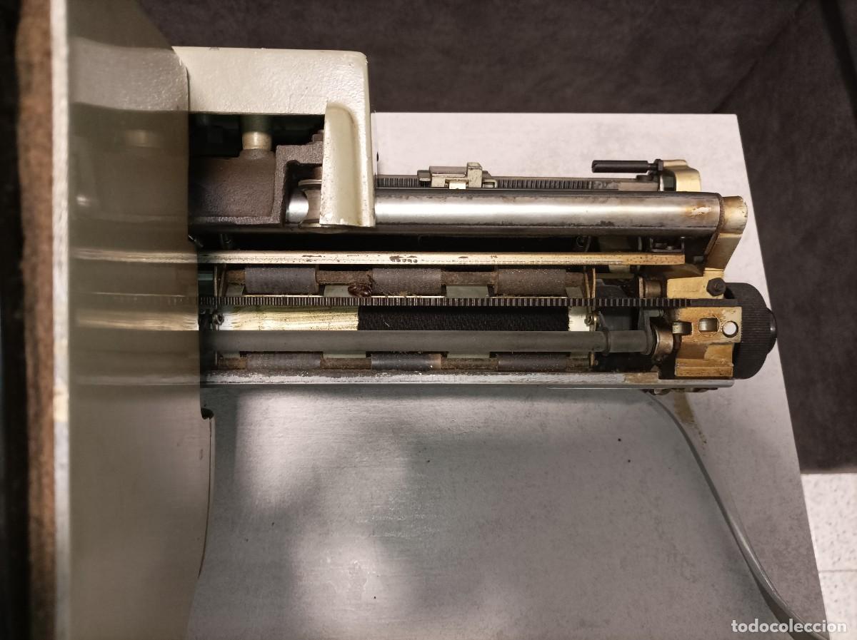 Antig&uuml;edades: M&aacute;quina de escribir HISPANO OLIVETTI LEXICON 80 - Foto 12