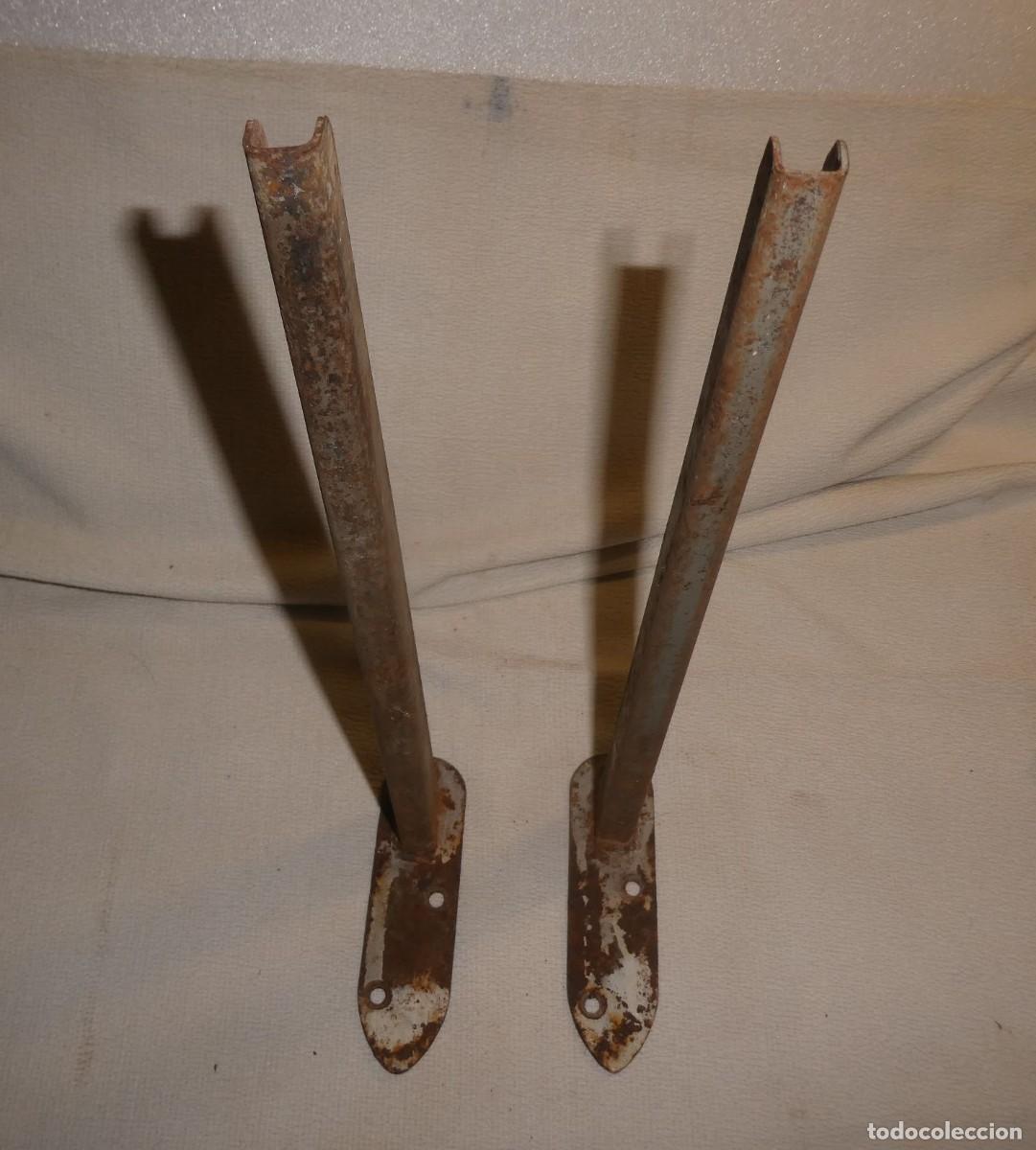 Antig&uuml;edades: DOS SOPORTES DE HIERRO - Foto 3
