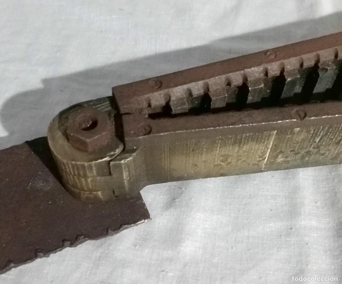 Antig&uuml;edades: MOLDE DE BRONCE, ENMARCADO EN HIERRO - Foto 6