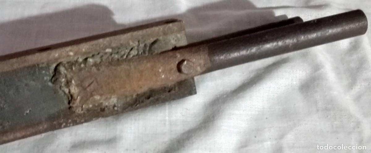 Antig&uuml;edades: MOLDE DE BRONCE, ENMARCADO EN HIERRO - Foto 8