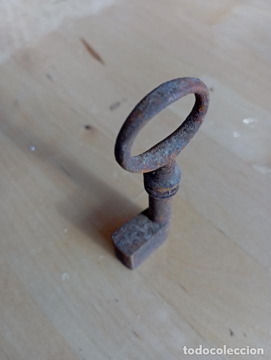 Antig&uuml;edades: Llave de Anillo, hierro forjado. - Foto 2