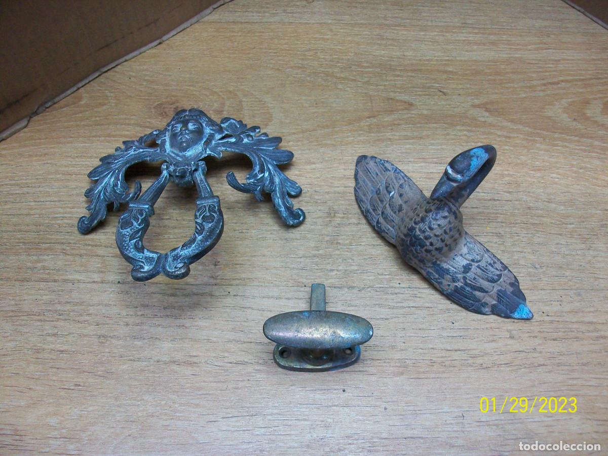 Antig&uuml;edades: LOTE DE ANTIGUOS TIRADORES DE BRONCE - Foto 1
