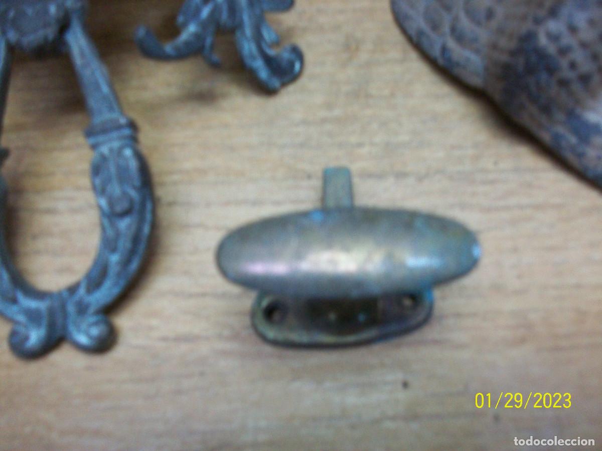 Antig&uuml;edades: LOTE DE ANTIGUOS TIRADORES DE BRONCE - Foto 4