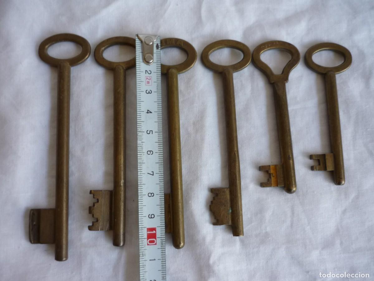Antig&uuml;edades: 6 llaves de bronce - Foto 3