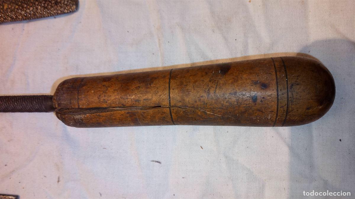 Antig&uuml;edades: Lote de limas antiguas de madera y metal - Foto 3