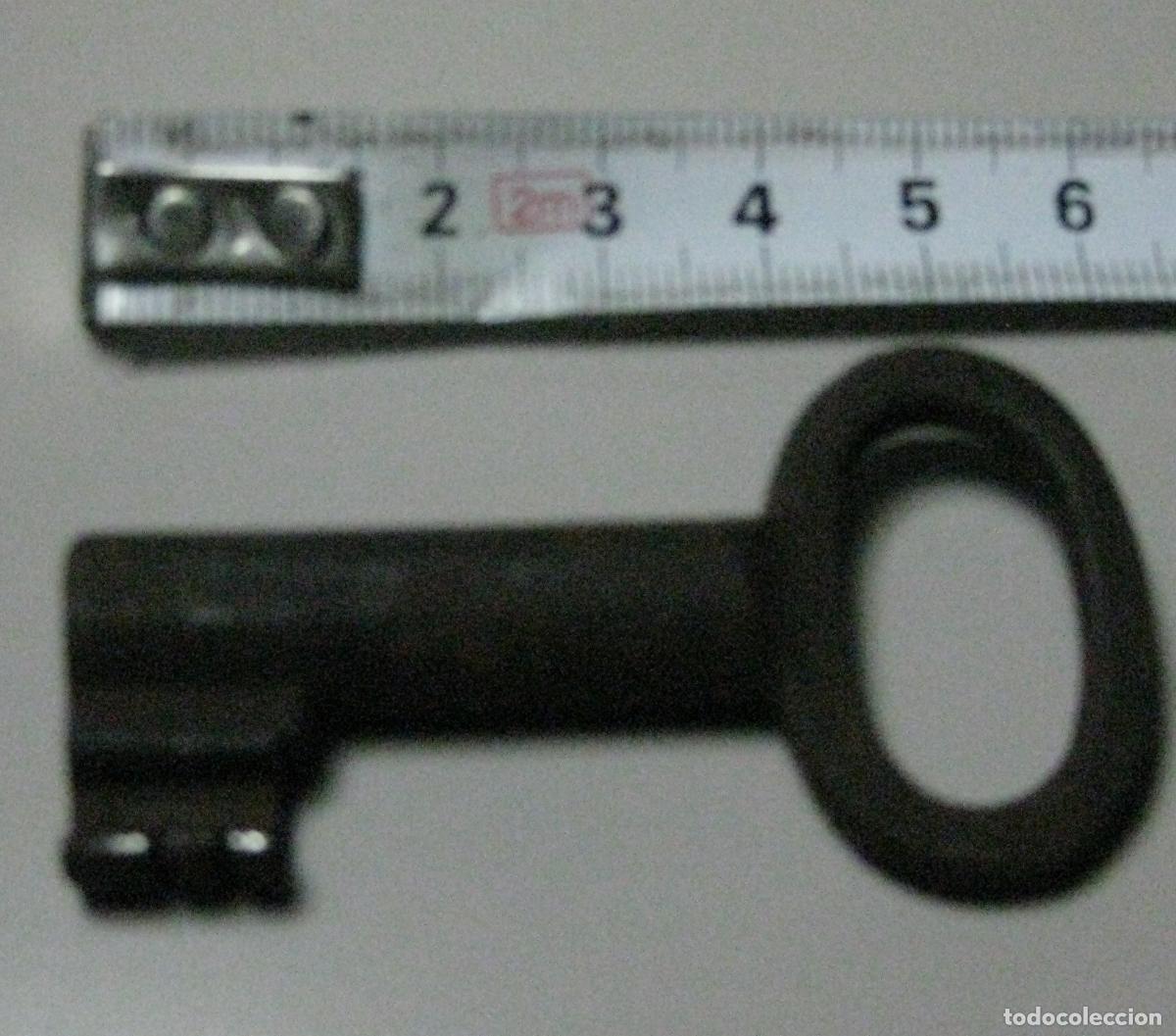 Antig&uuml;edades: LLAVE DE FORJA PEQUE&Ntilde;A ( 6 cm ) - Foto 1