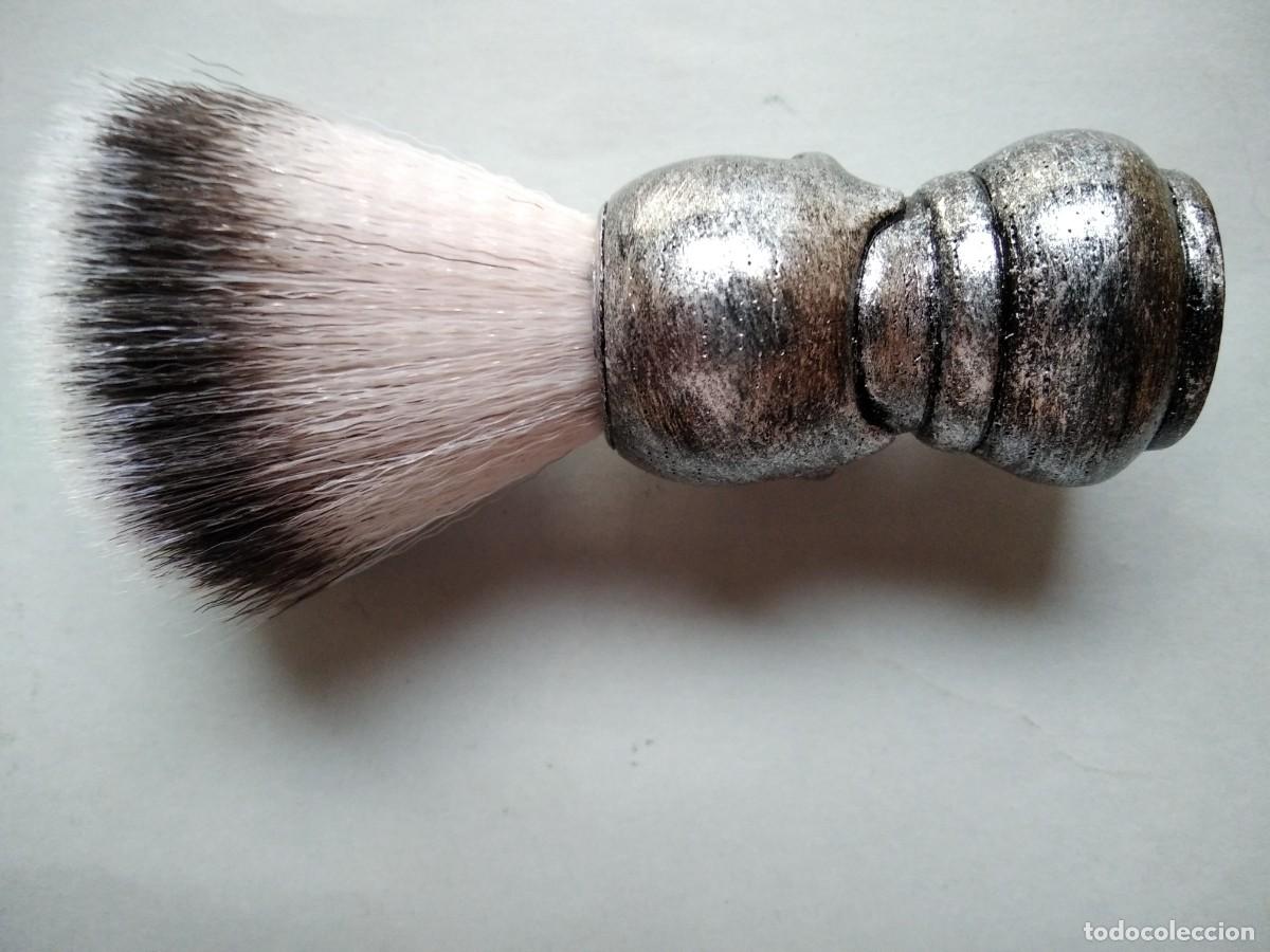 Antig&uuml;edades: BROCHA PARA EL AFEITADO,MANGO CALAVERA,NUEVO SIN UTILIZAR. - Foto 3