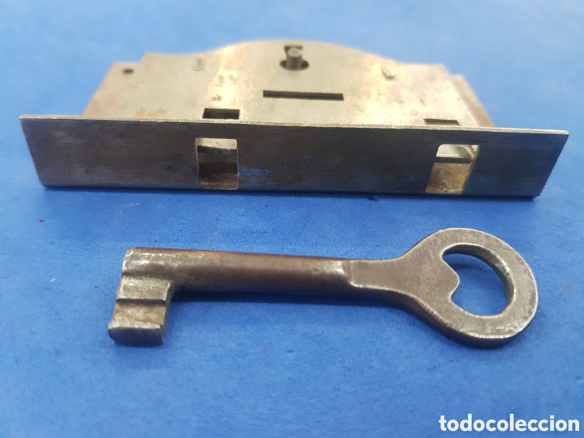 Antig&uuml;edades: Cerradura con llave - Foto 2