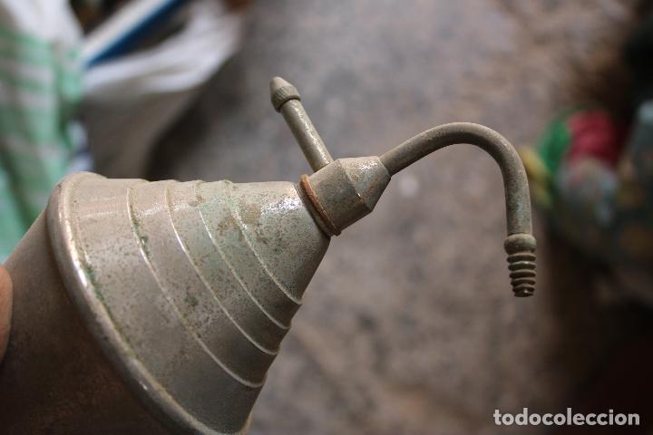 Antig&uuml;edades: antiguo perfumero de barbero - Foto 4