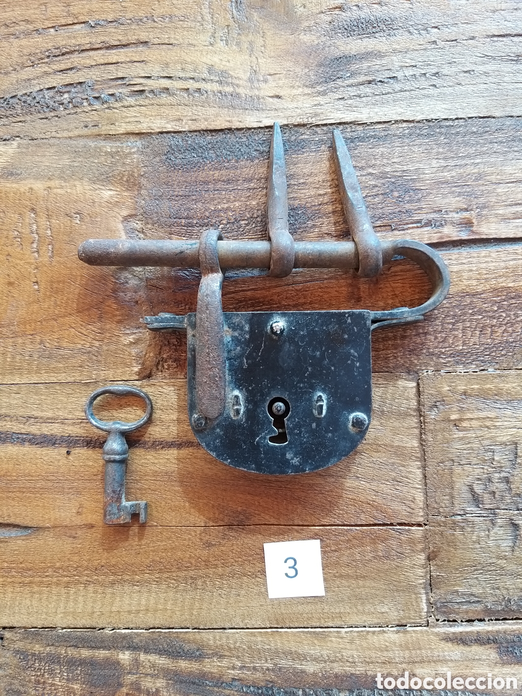 Antig&uuml;edades: Antiguo Candado cierre cerrojo de forja - Foto 1