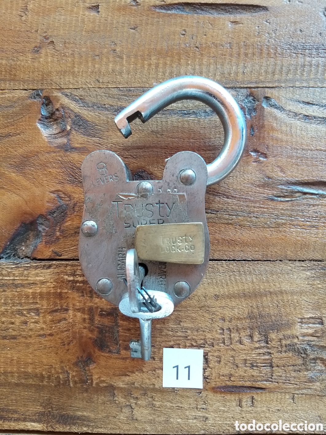 Antig&uuml;edades: Antiguo candado TRUSTY SUPER 8 LEVERS - Foto 4