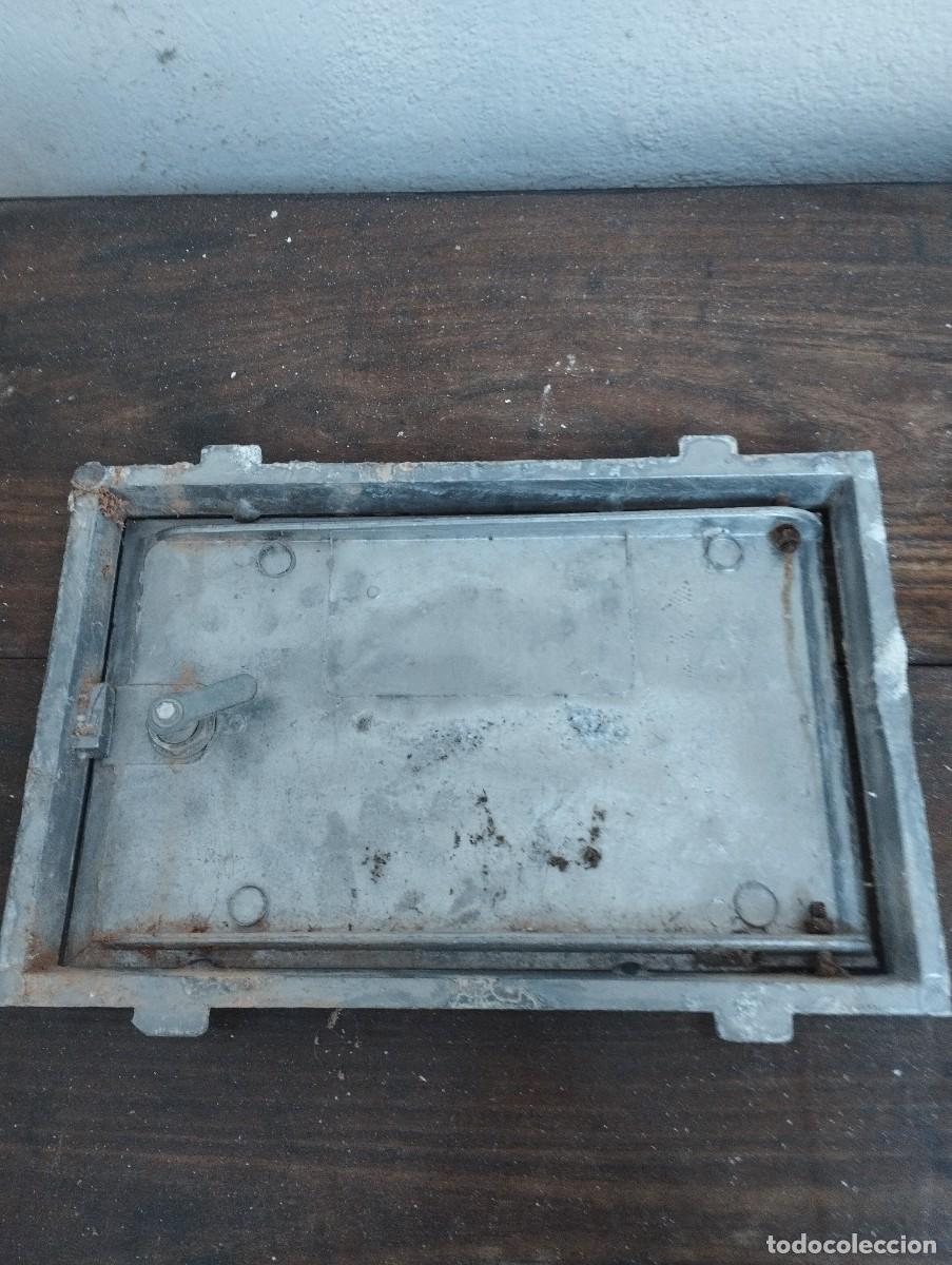 Antig&uuml;edades: Tapa de pared de llave de paso, desconozco el material - Foto 3