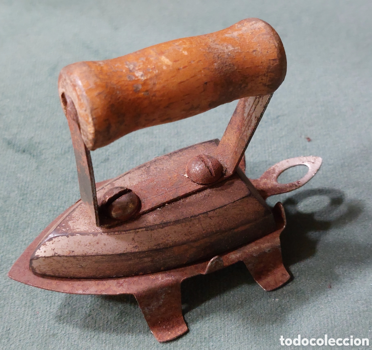 Antig&uuml;edades: PLANCHAS DE HIERRO EN MINIATURA - Foto 4