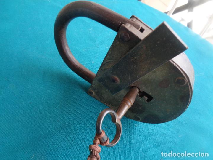 Antig&uuml;edades: GRAN CANDADO ANTIGUO - Foto 1