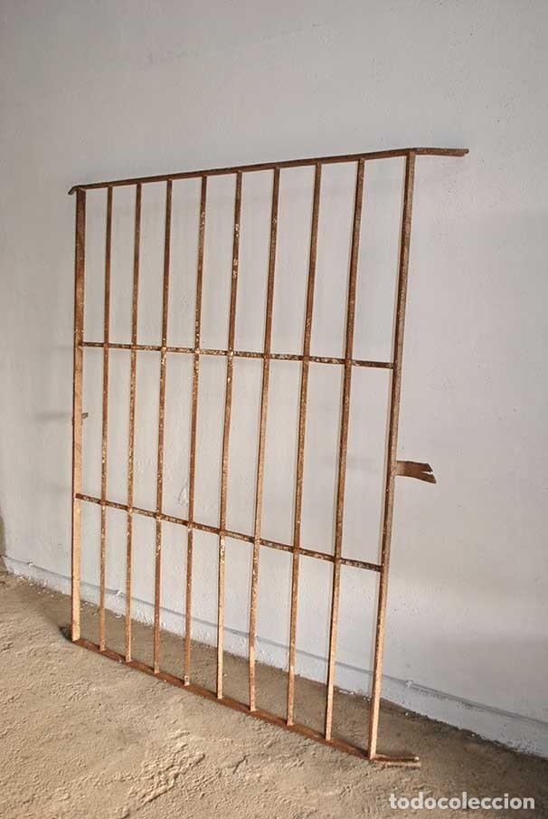 Antig&uuml;edades: REJA ANTIGUA DE HIERRO FUNDIDO - Foto 3