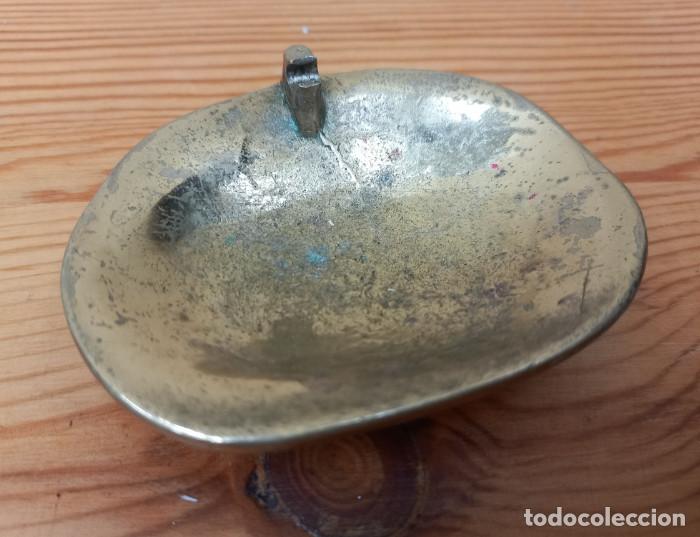 Antig&uuml;edades: CAPARAZON DE TORTUGA EN BRONCE O LATON, TAPADERA O SIM. - Foto 3