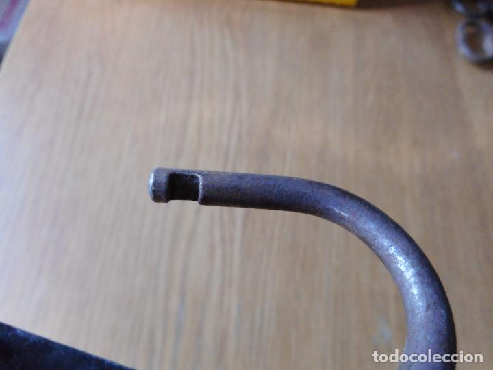 Antig&uuml;edades: ANTIGUO CANDADO CON LLAVE FUNCIONANDO SIGLO XX - Foto 6