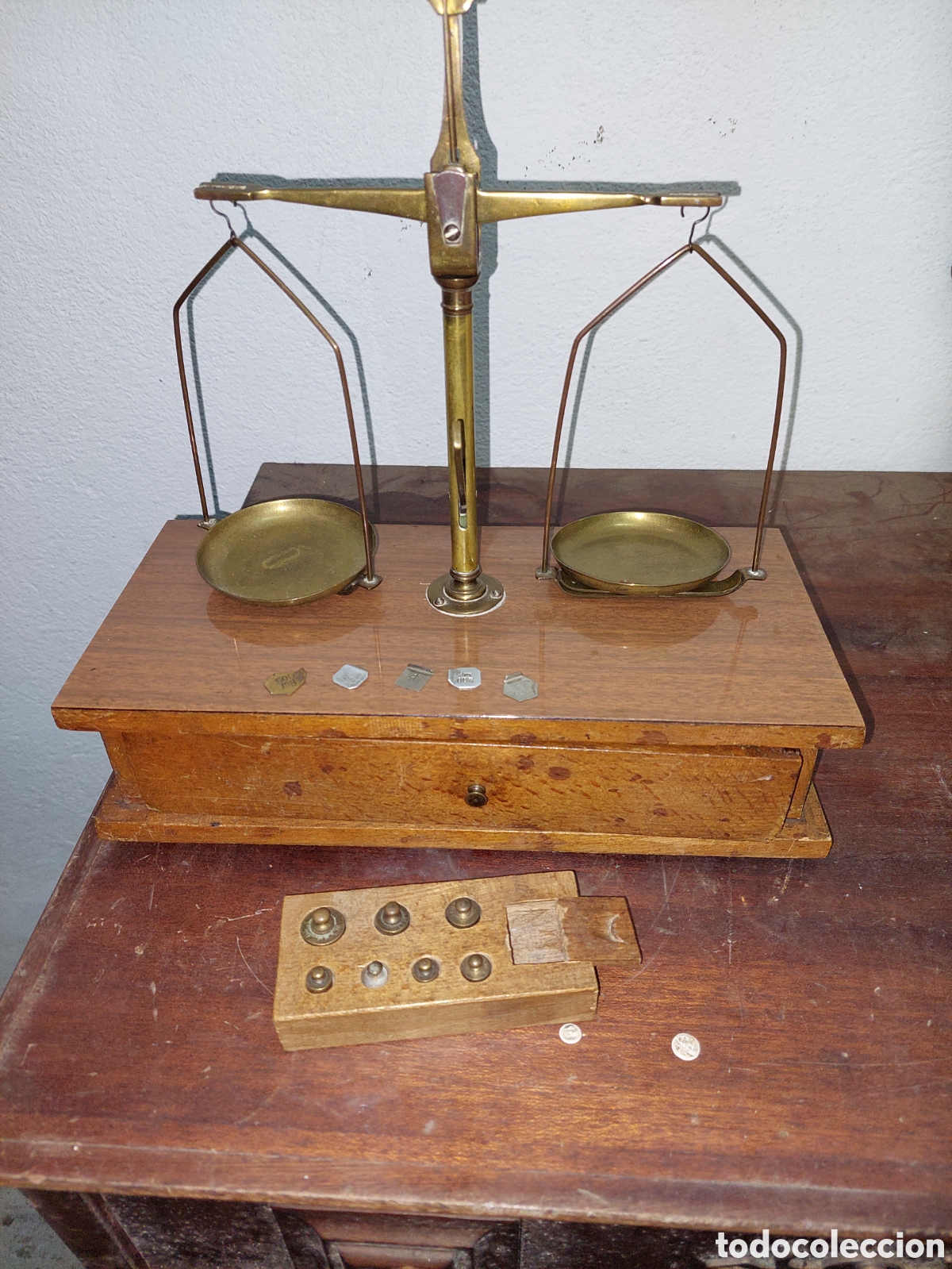 Antig&uuml;edades: Balanza de Farmacia. - Foto 3
