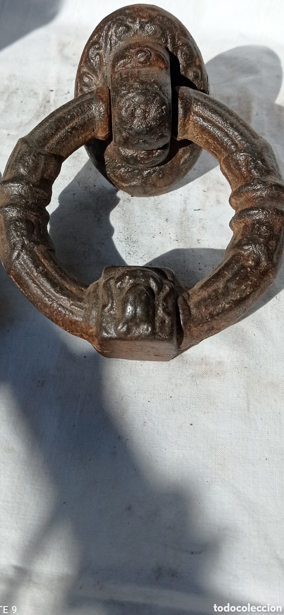 Antig&uuml;edades: Aldaba tipo anilla S.XIX. - Foto 1