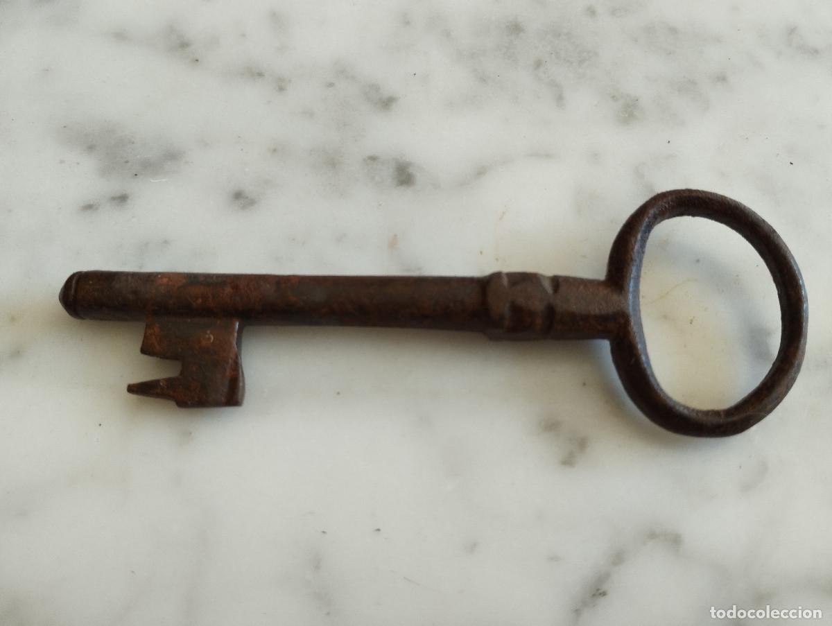 Antig&uuml;edades: ANTIGUA LLAVE DE HIERRO MIDE 11 CM. - Foto 1