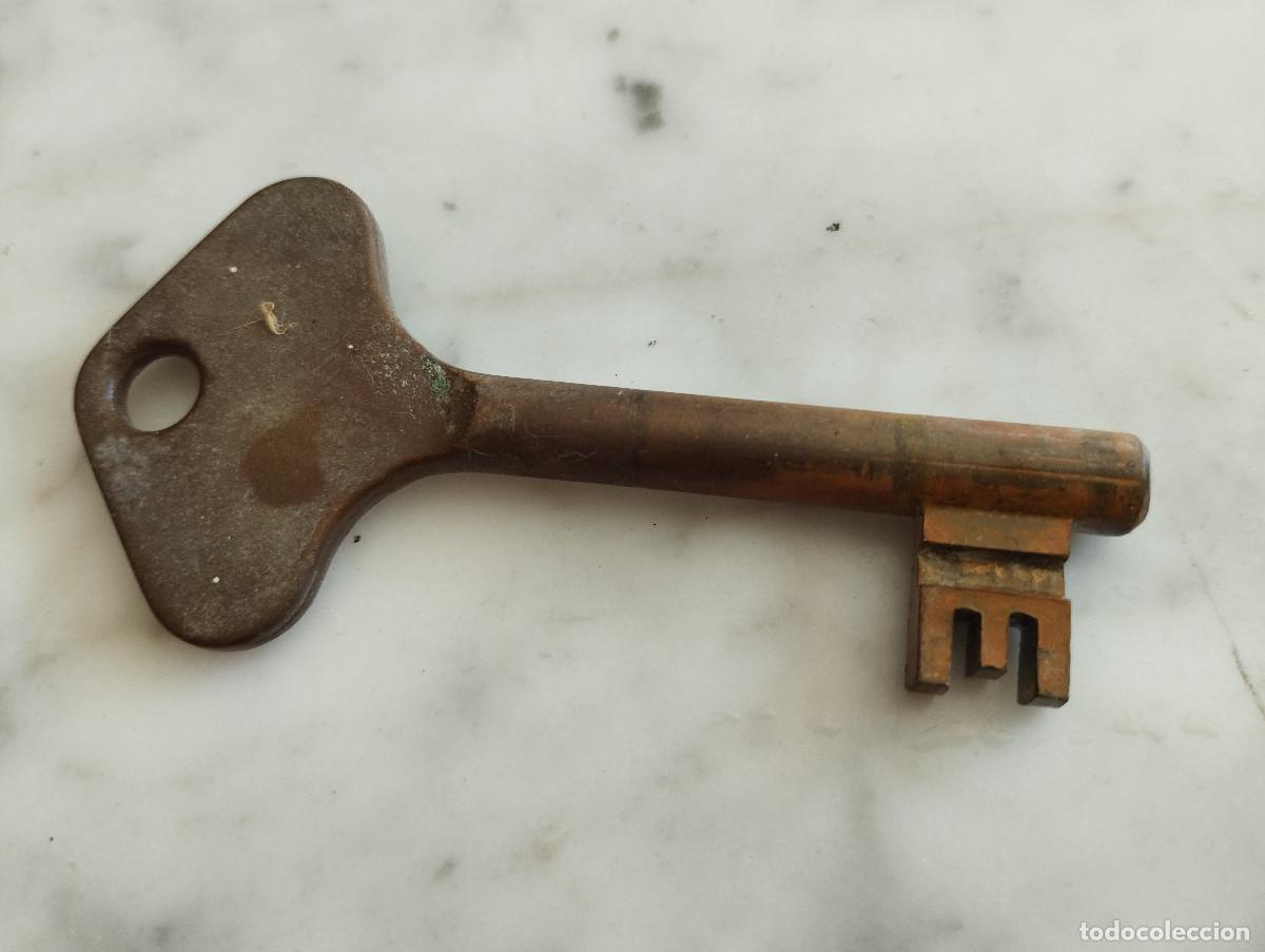 Antig&uuml;edades: ANTIGUA LLAVE DE HIERRO MIDE 8,50 CM. - Foto 1