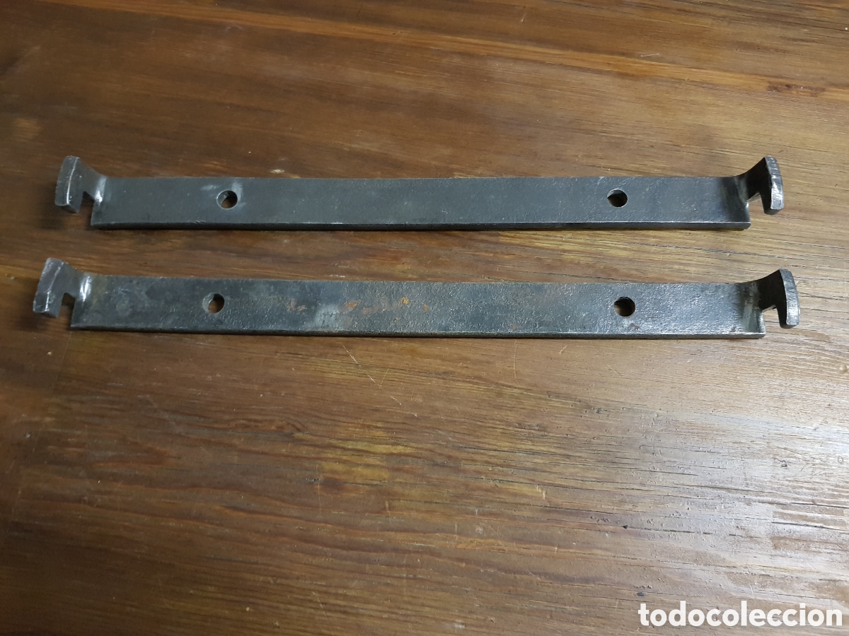 Antig&uuml;edades: Lote 2 soportes de hierro forjado - Foto 1