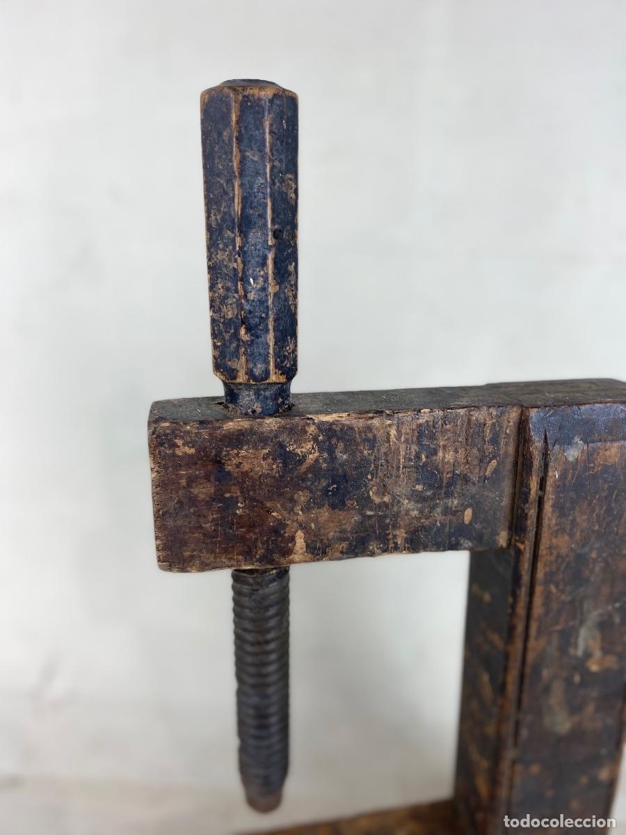 Antig&uuml;edades: Sargento en madera 1 - Foto 2
