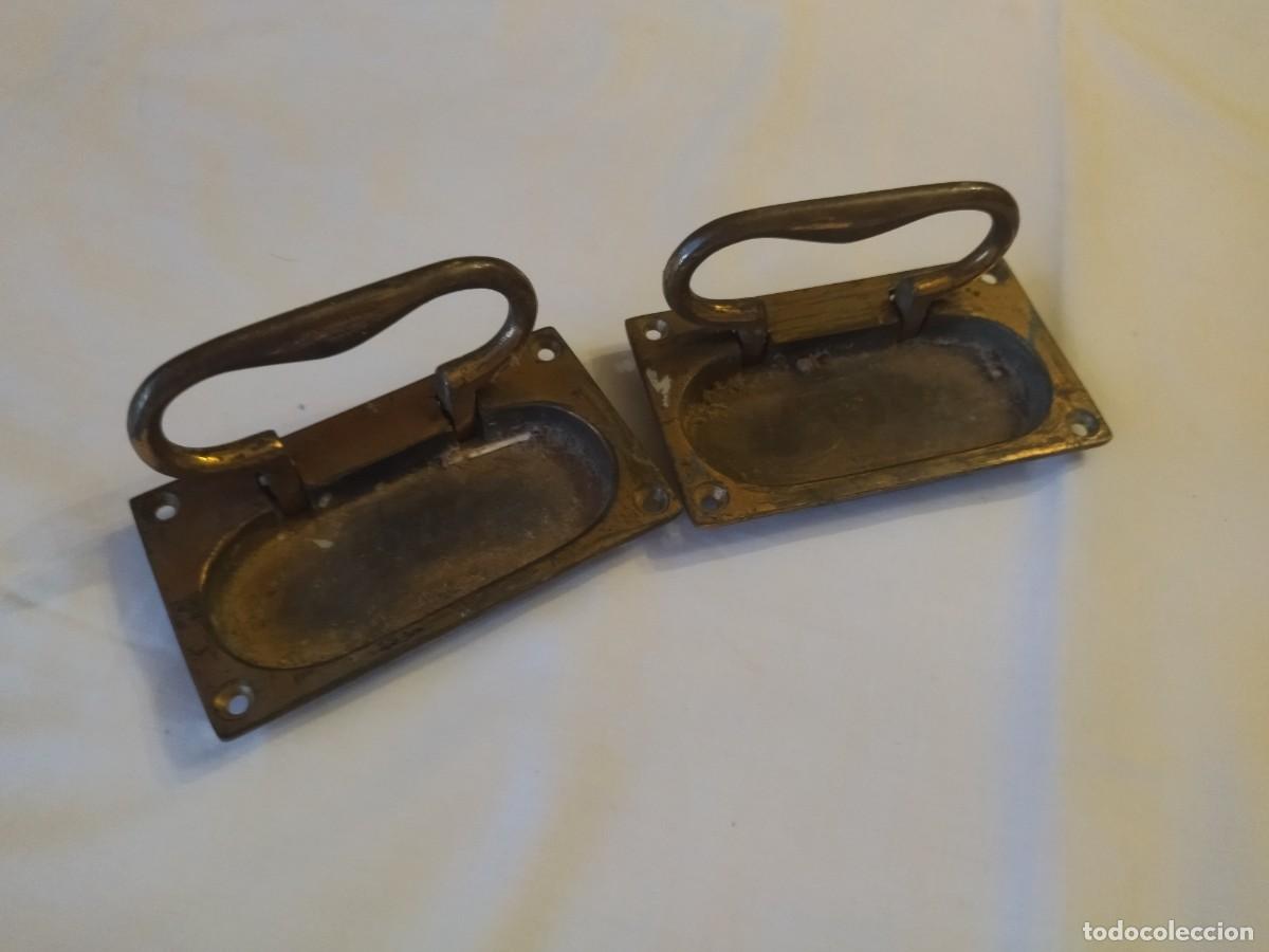 Antig&uuml;edades: Lote de 2 tiradores de ba&uacute;l de bronce. - Foto 7