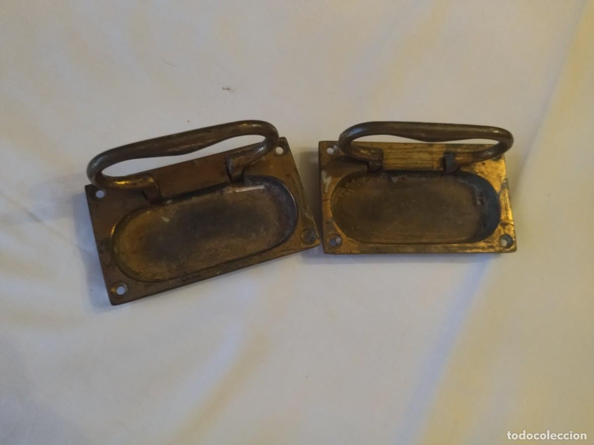 Antig&uuml;edades: Lote de 2 tiradores de ba&uacute;l de bronce. - Foto 8