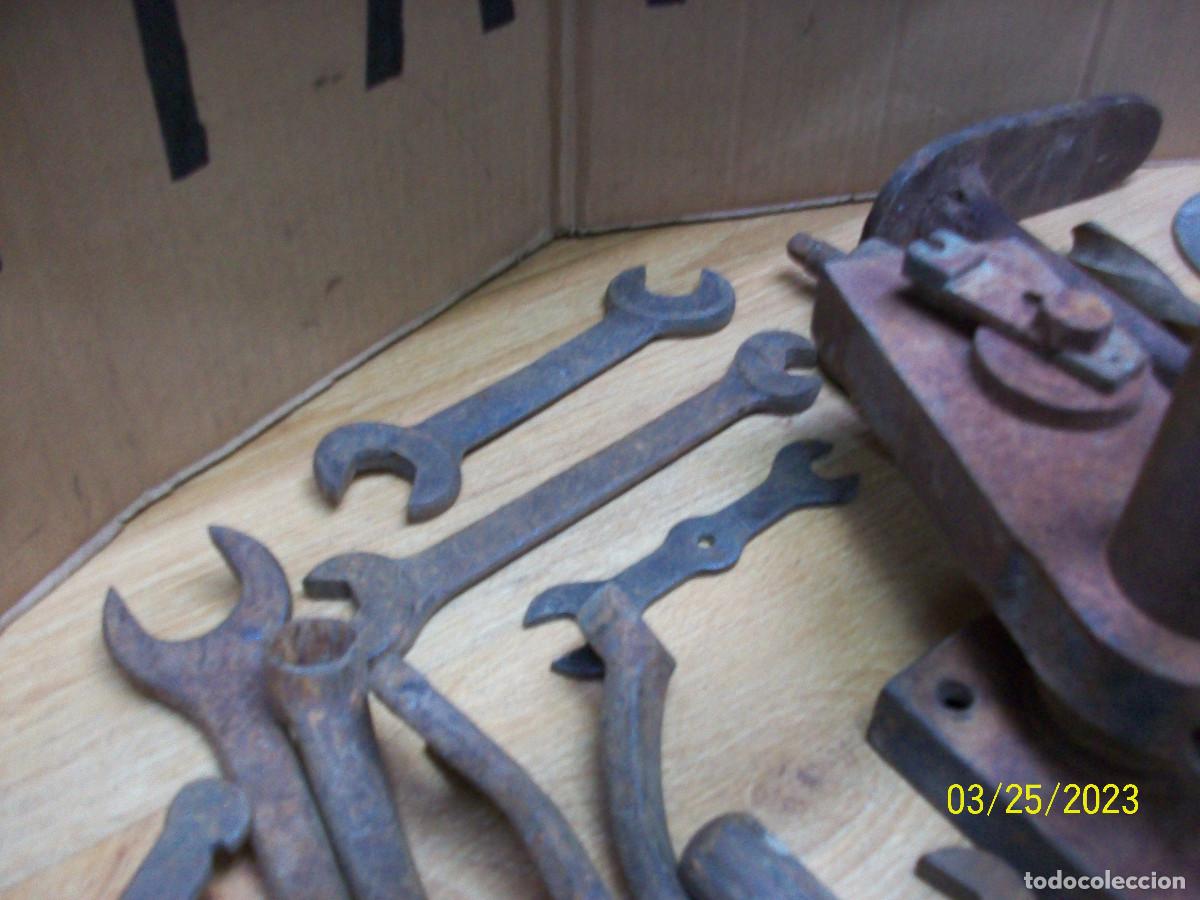 Antig&uuml;edades: LOTE DE 21 HERRAMIENTAS - Foto 4