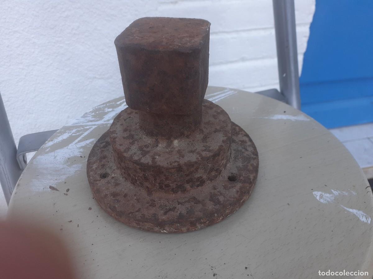 Antig&uuml;edades: Yunque de hojalatero - Foto 2