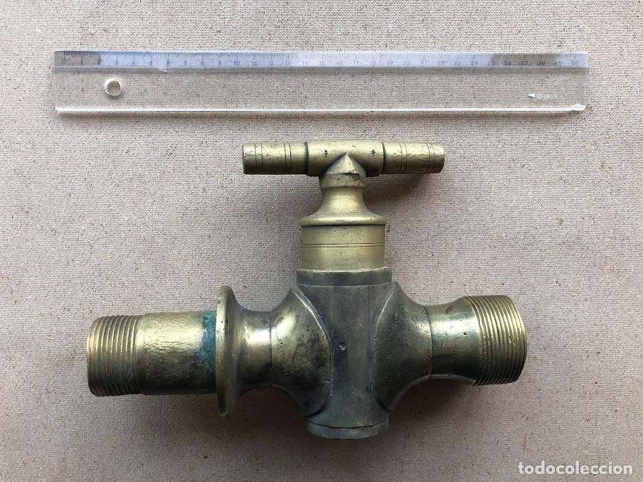 Antig&uuml;edades: Llave de paso bronce antigua bodega de vino / Pulida / - Foto 1