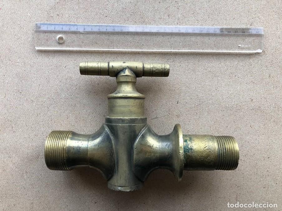 Antig&uuml;edades: Llave de paso bronce antigua bodega de vino / Pulida / - Foto 2