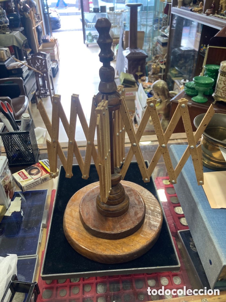 Antig&uuml;edades: Antiguo aparato para hilar - Foto 1