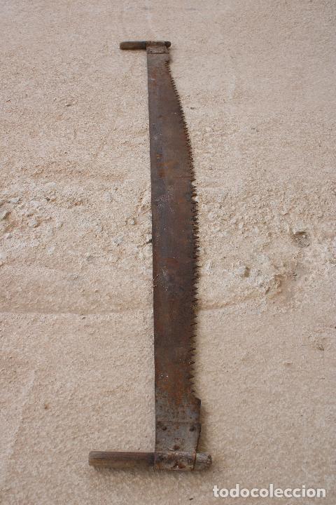 Antig&uuml;edades: antiguo serrucho de dos mangos - Foto 7